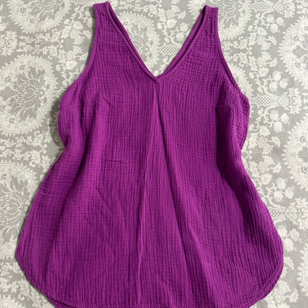 Top - Picture 2 of 3